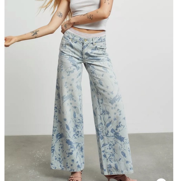 BDG Denim - BDG Low & Wide Jeans Floral Print Size 26